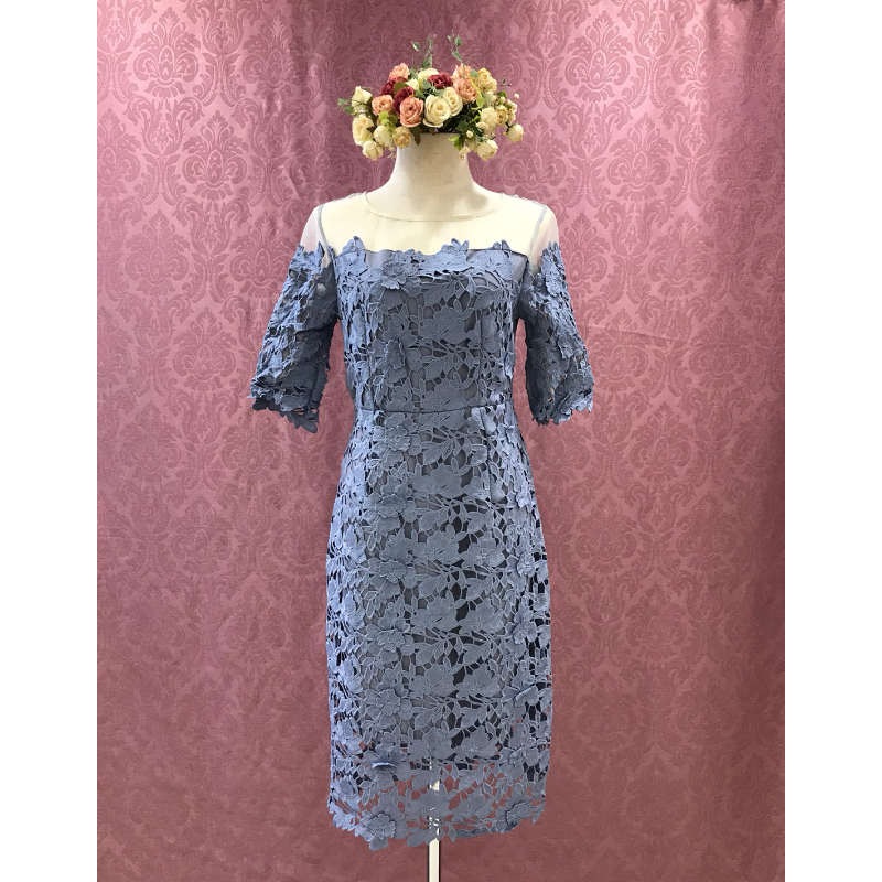 kudapy เดรสสั้นคลุมข่าวสีเทา สีชมพู สีฟ้า ดอกลอย 3 มิติ ช่วงบนแต่งผ้าซีทรูดูเซ็กซี่เบาๆ ทรงสวยดูดีดูแพง