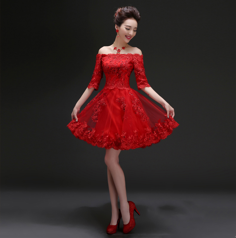 kudapy ชุดราตรีสั้นเปิดไหล่สีแดงเข้ม แขนสามส่วน ลายลูกไม้สวยมาก ดีเทลผูกเชือกด้านหลัง