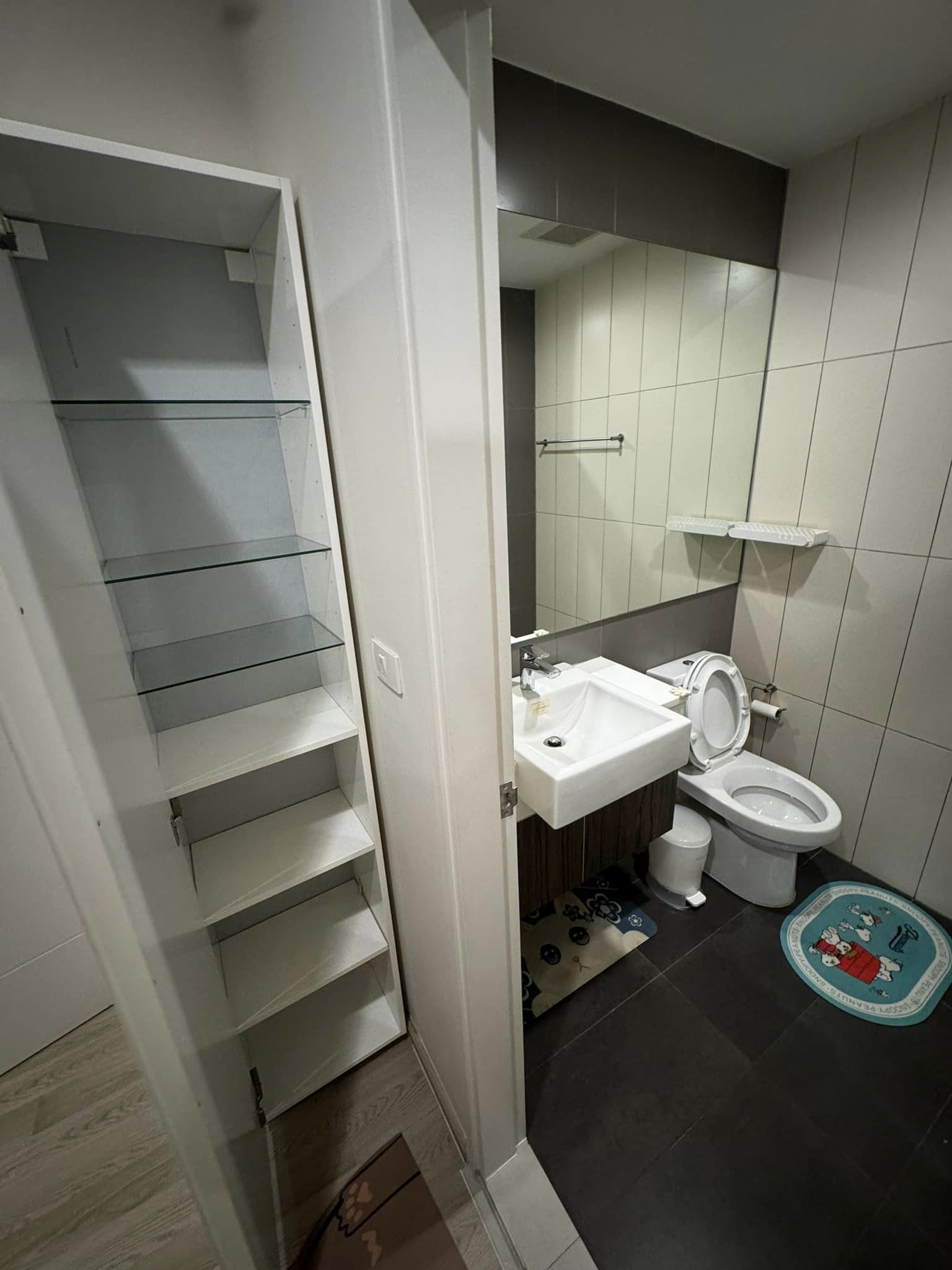 ปล่อยเช่าคอนโด Centric Ratchada-Huai Khwang (เซ็นทริค รัชดา-ห้วยขวาง) - 1ห้องนอน 1ห้องน้ำ 1ห้องนั่งเล่น - ใกล้ MRT ห้วยขวาง - ขนาดห้อง 31.32 ตรม. ชั้น 14