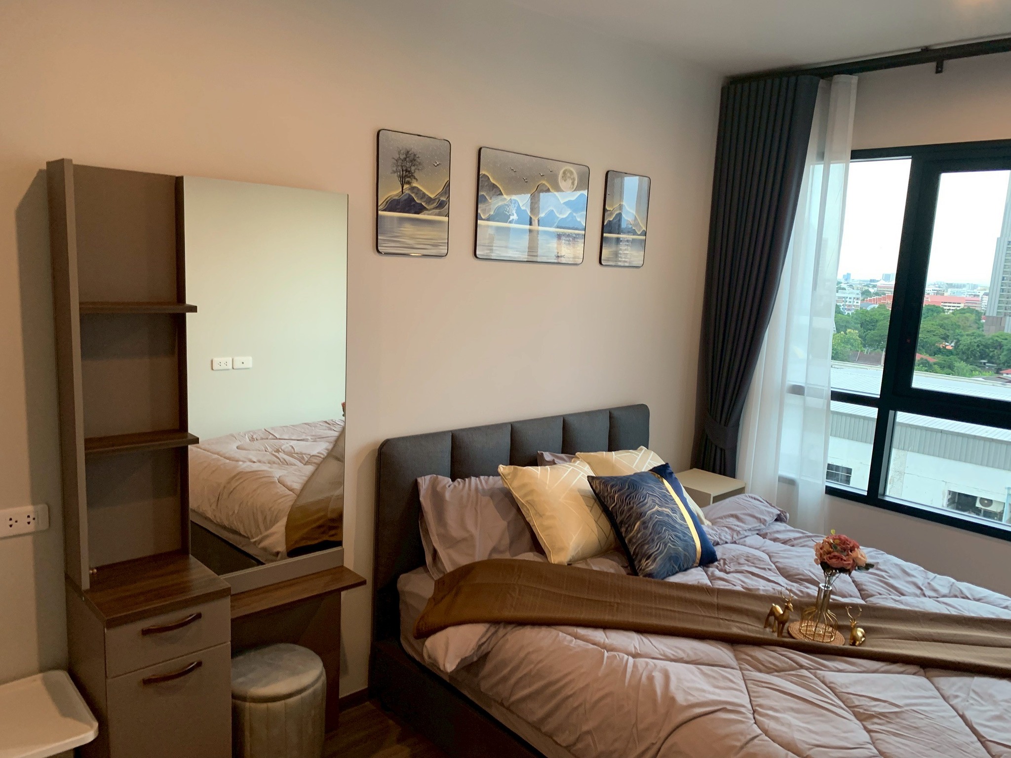 ให้เช่าคอนโด Ideo Ramkhamhaeng - Lam Sali Station (ไอดีโอ รามคำแหง - ลำสาลี สเตชั่น) โซนพื้นที่ รามคำแหง บางกะปิ BTS ลำสาลี ห้องแบบ 1ห้องนอน / 1ห้องน้ำ / 1 ห้องทำงาน ขนาดห้อง 35 ตรม. ชั้น 11