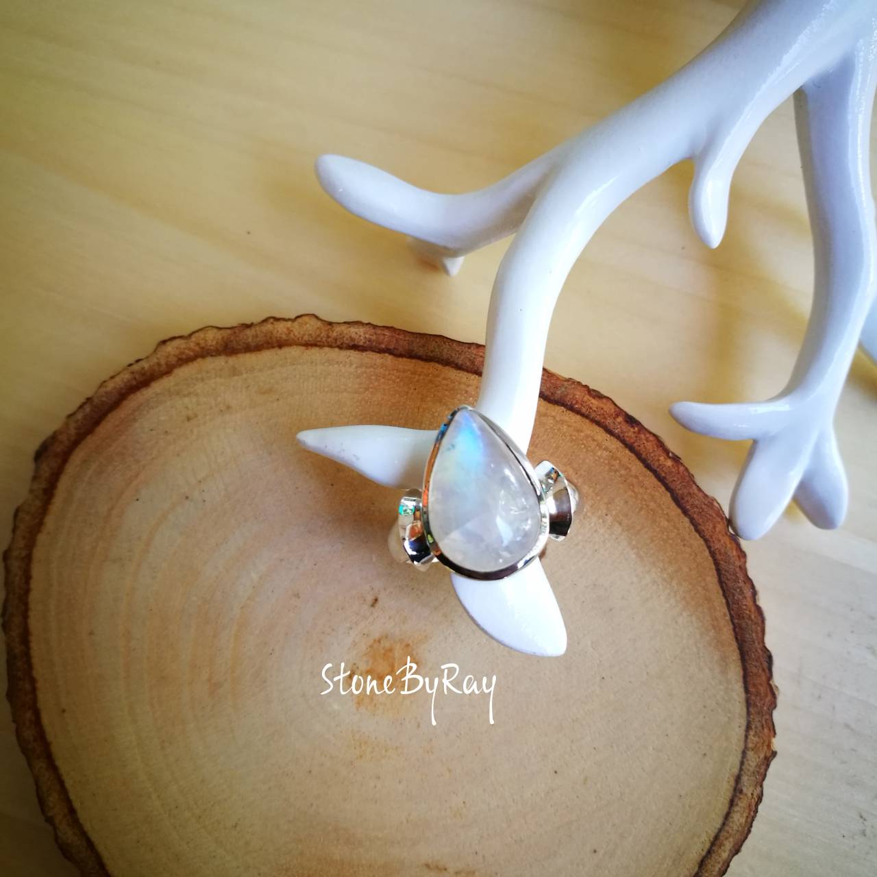 แหวนมูนสโตนทรงหยดน้ำ size 58
