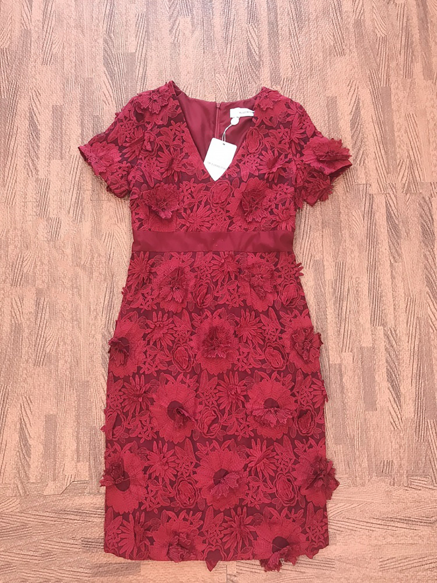 เดรสสั้นดอกสามมิติสีแดง เรียบร้อยมาก ดีเทลผ้าเป็นดอก3มิติ S