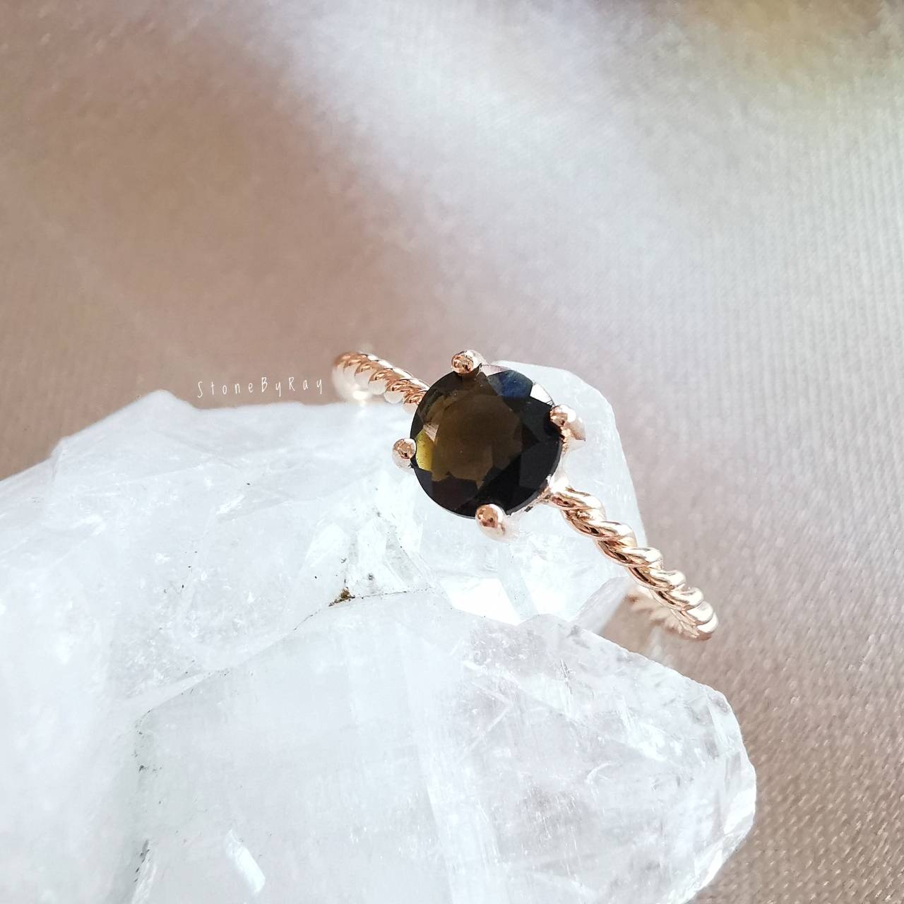 แหวนเงินหินสะเก็ดดาว Tektite