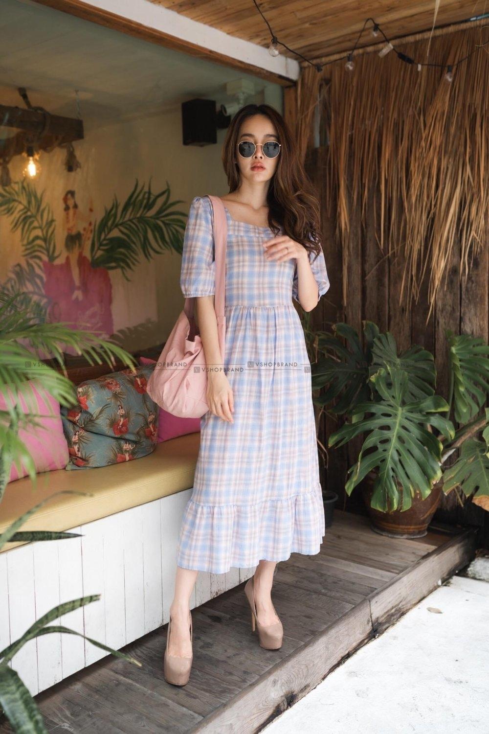 kudapy เดรสยาวลายสก็อต คอเหลี่ยม สีส้ม/ชมพู/ครีม แขนสองส่วน เอวมีสายผูกได้ตามสัดส่วน