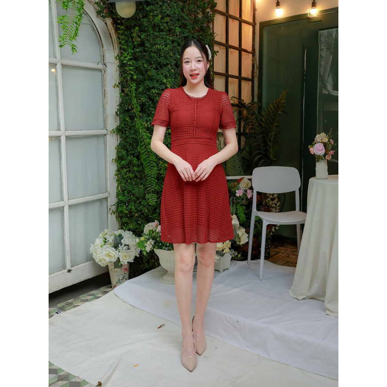 kudapy เดรสสั้นสีสีแดง ชมพู ขาว ผ้าลูกไม้ลายปัก ใส่สวยดูดี