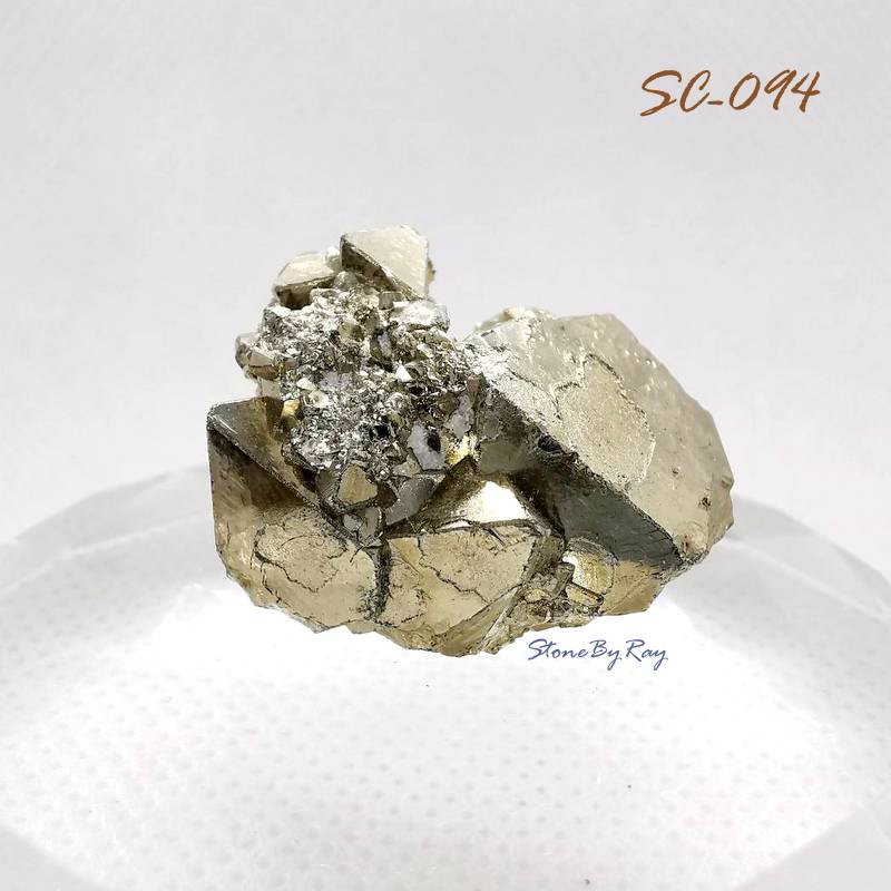 ไพไรต์ (Pyrite Octahedra Peru)