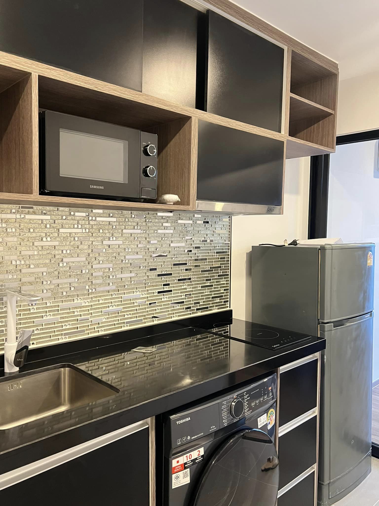 สนใจชมห้องติดต่อได้เลย Line ID: Smile-easy ปล่อยเช่าคอนโด Cybiq Ratchada 32 (ไซบิค รัชดา 32) - Studio 1ห้องน้ำ 1ห้องครัว - โซนลาดพร้าววังหิน - ขนาดห้อง 25 ตรม. ชั้น 3 ตึก I