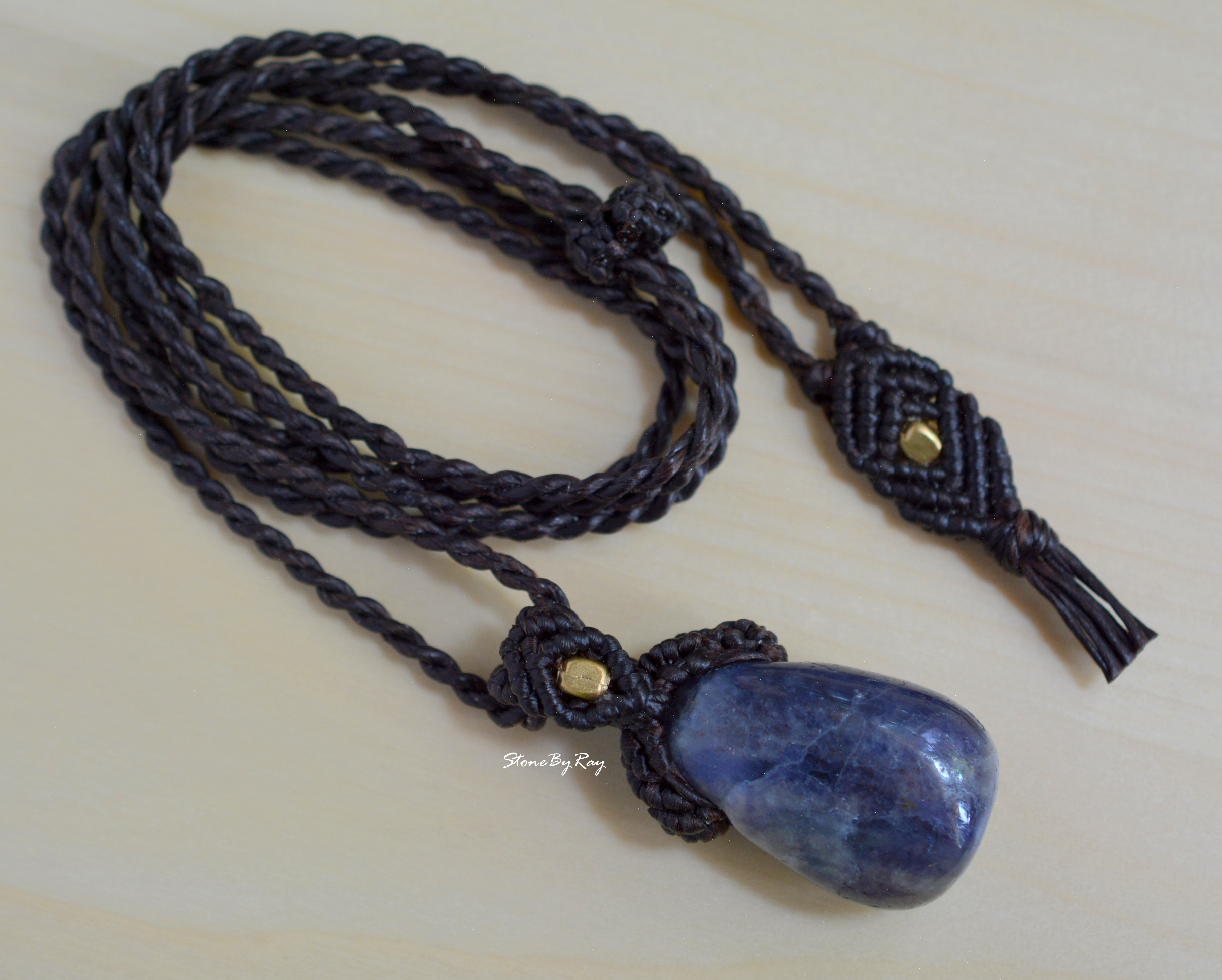 สร้อยคอเชือกถักจี้หินไคยาไนท์(Kyanite)
