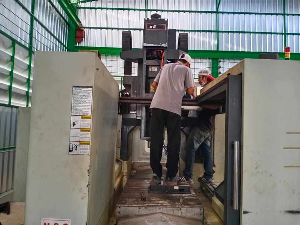 งาน CNC DOUBLE COLLUM FULLAND FANUC 18I-MB เปลี่ยน TOOL ไม่ได้และสั่ง SPINDLLE ไม่ได้