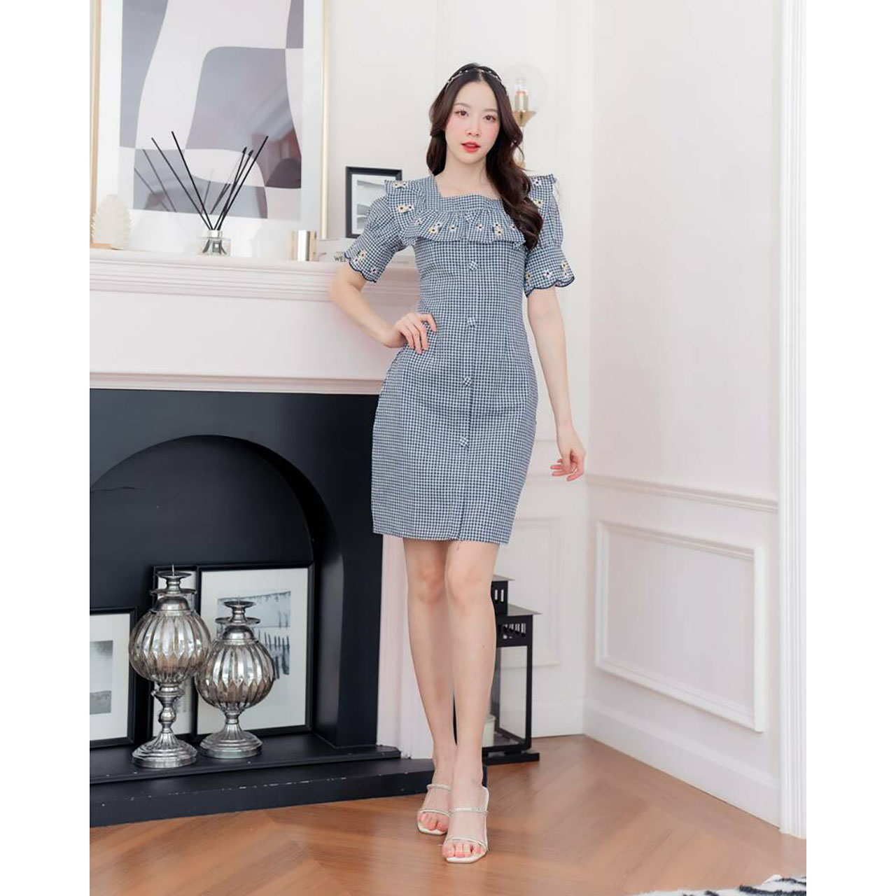 kudapy เดรสสั้นสีกรม/สีชมพุ/สีฟ้า ลายสก็อตแขนจั๊มปักลายดอก