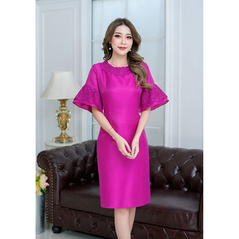 kudapy เดรสผ้าไหมแขนกระดิ่ง-ชมพูม่วง/สีชมพูอ่อน ช่วงแขนเป็นงานแขนบานทรงกระดิ่งใส่จริงสวยหรู แต่งปลายแขนเป็นผ้า 2 ชิ้น ด้านในเป็นผ้าไหม ด้านนอกเป็นผ้าลายเชิงลูกไม้ผสมกลิตเตอร์