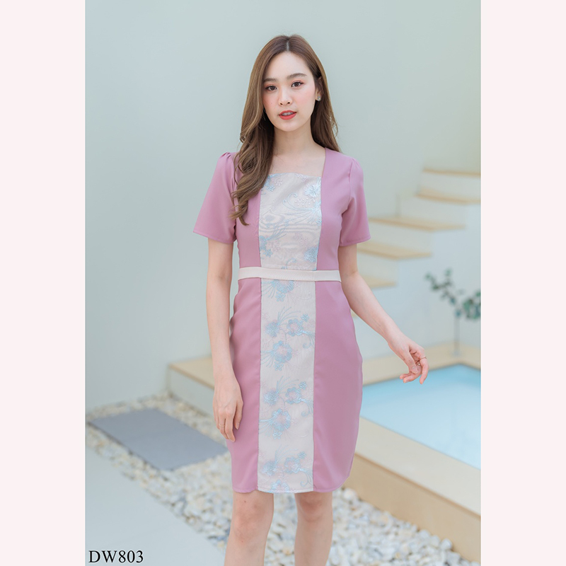 kudapy เดรสสั้นทูโทนคอเหลี่ยมแขนสั้นสีชมพู/สีฟ้า/สีกรม คอเหลี่ยมเสื้อและกระโปรงลายดอกด้านหน้า