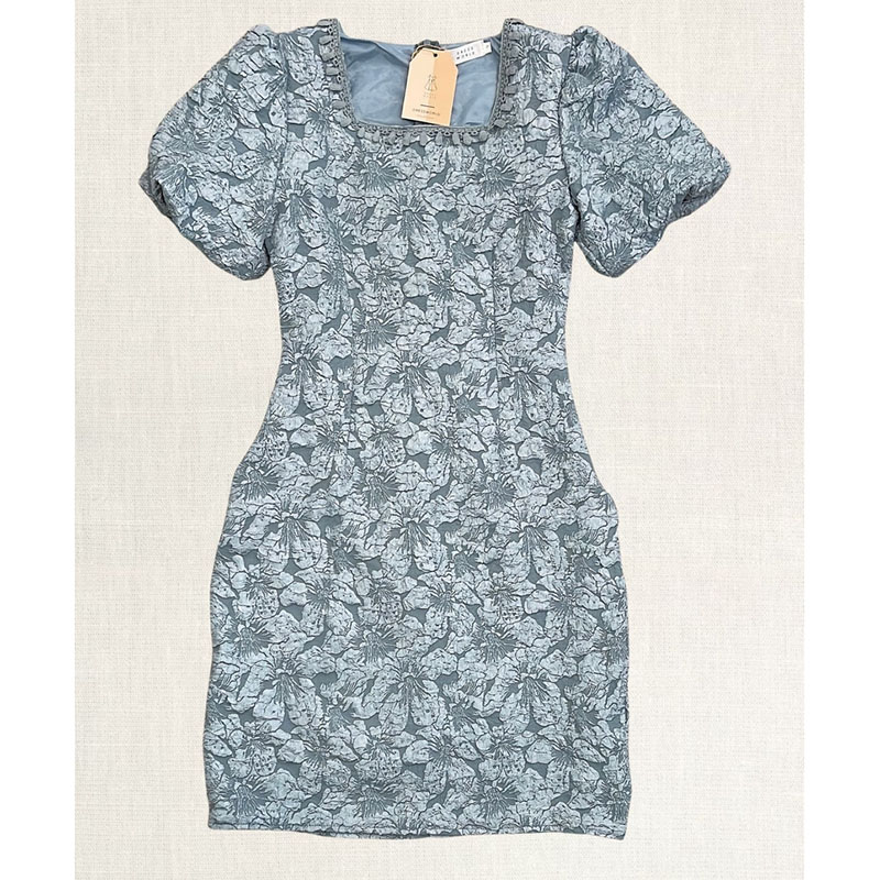 kudapy เดรสสั้นสีแดง/สีขาว/สีฟ้า ผ้าทอลายนูนคอเหลี่ยม ใส่ออกงาน ใส่ทำงาน ชุดดกี่เพา