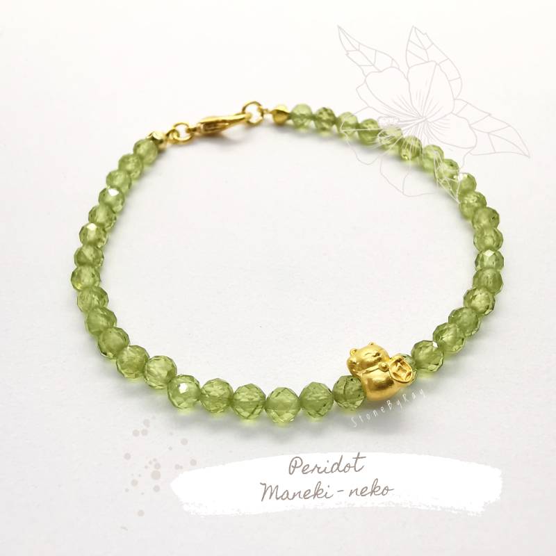 สร้อยข้อมือพลอยเพอริดอท+แมวกวักทองแท้(Maneki-neko)