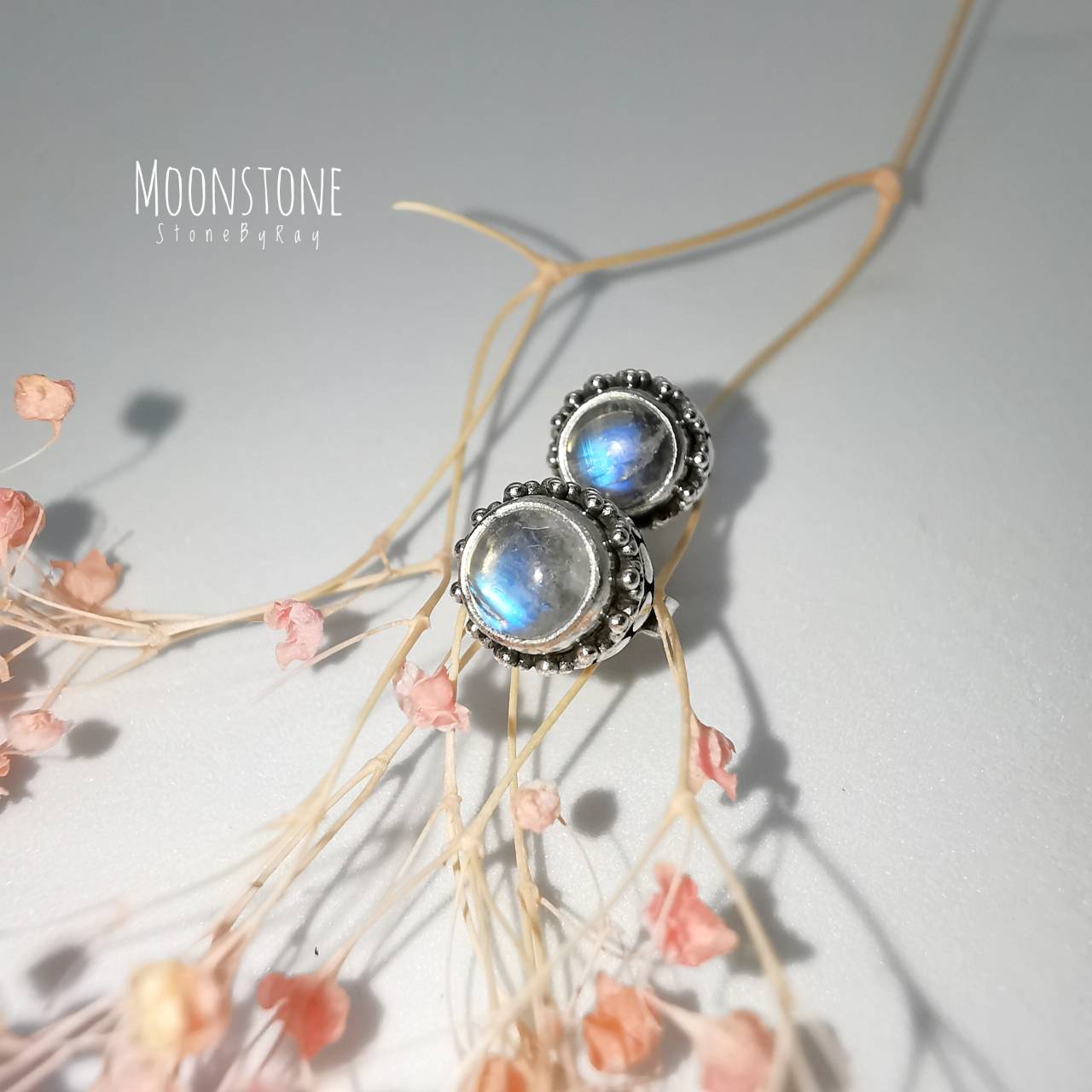 ต่างหูเงินหินเรนโบว์มูนสโตน (Rainbow Moonstone)