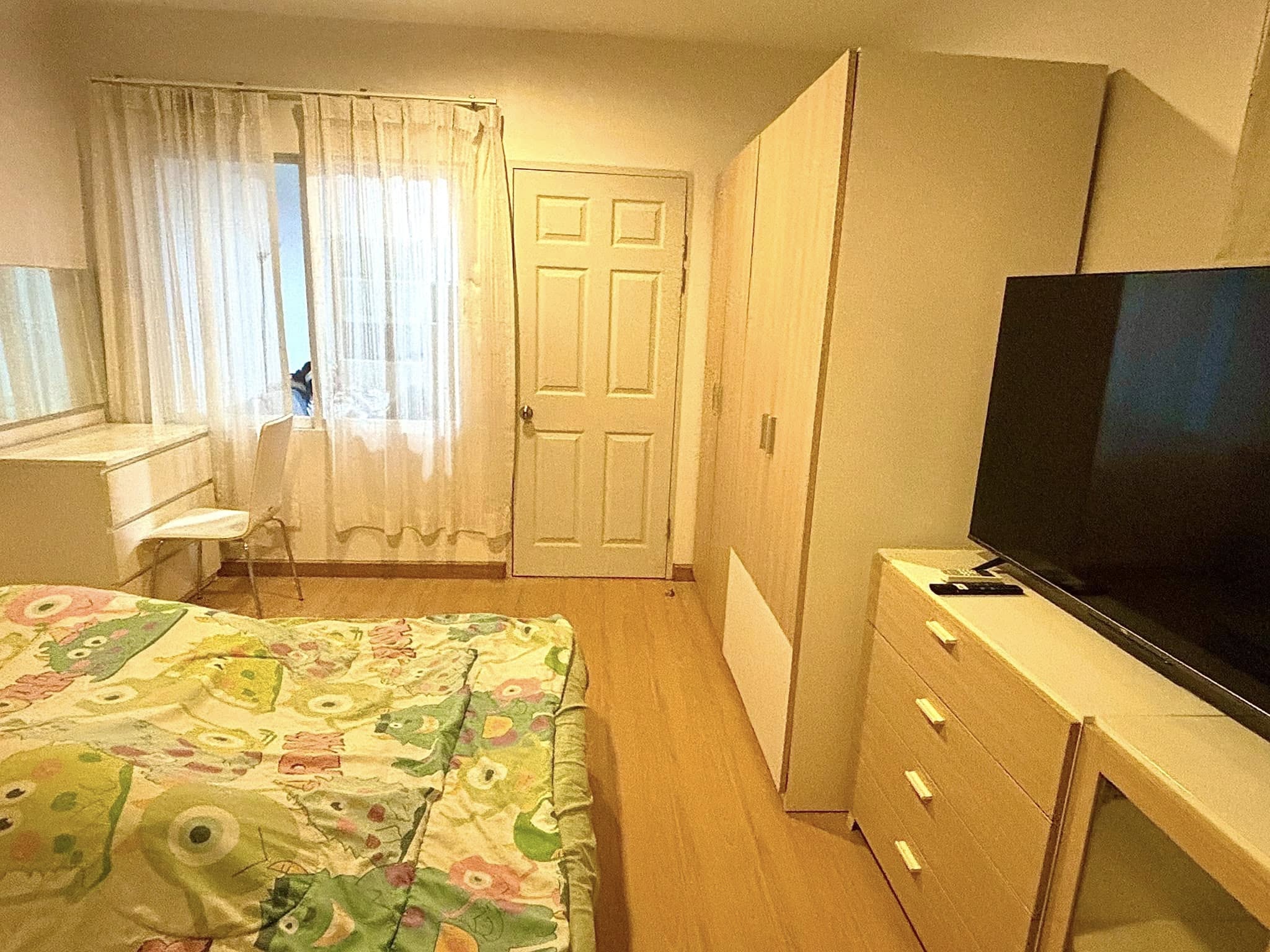 ปล่อยเช่า Life @ Ratchada - Suthisan (ไลฟ์ แอท รัชดา - สุทธิสาร) - โซนพื้นที่ MRT สุทธิสาร 1ห้องนอน 1ห้องน้ำ - ขนาดห้อง 45 ตรม. ชั้น 12 - ให้เช่า 17,000 ต่อเดือน