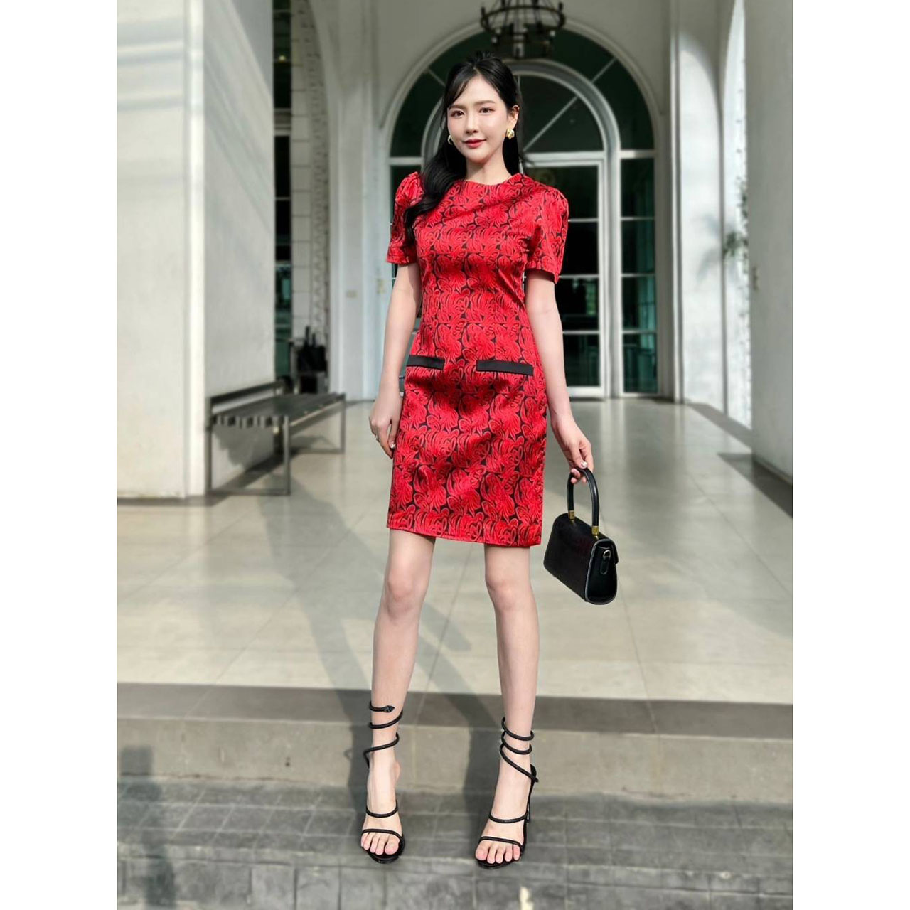 kudapy เดรสพิมพ์ลาย กราฟฟิคสีแดงดำ งานสวยจริง ผ้าดีมาก ใส่สบาย