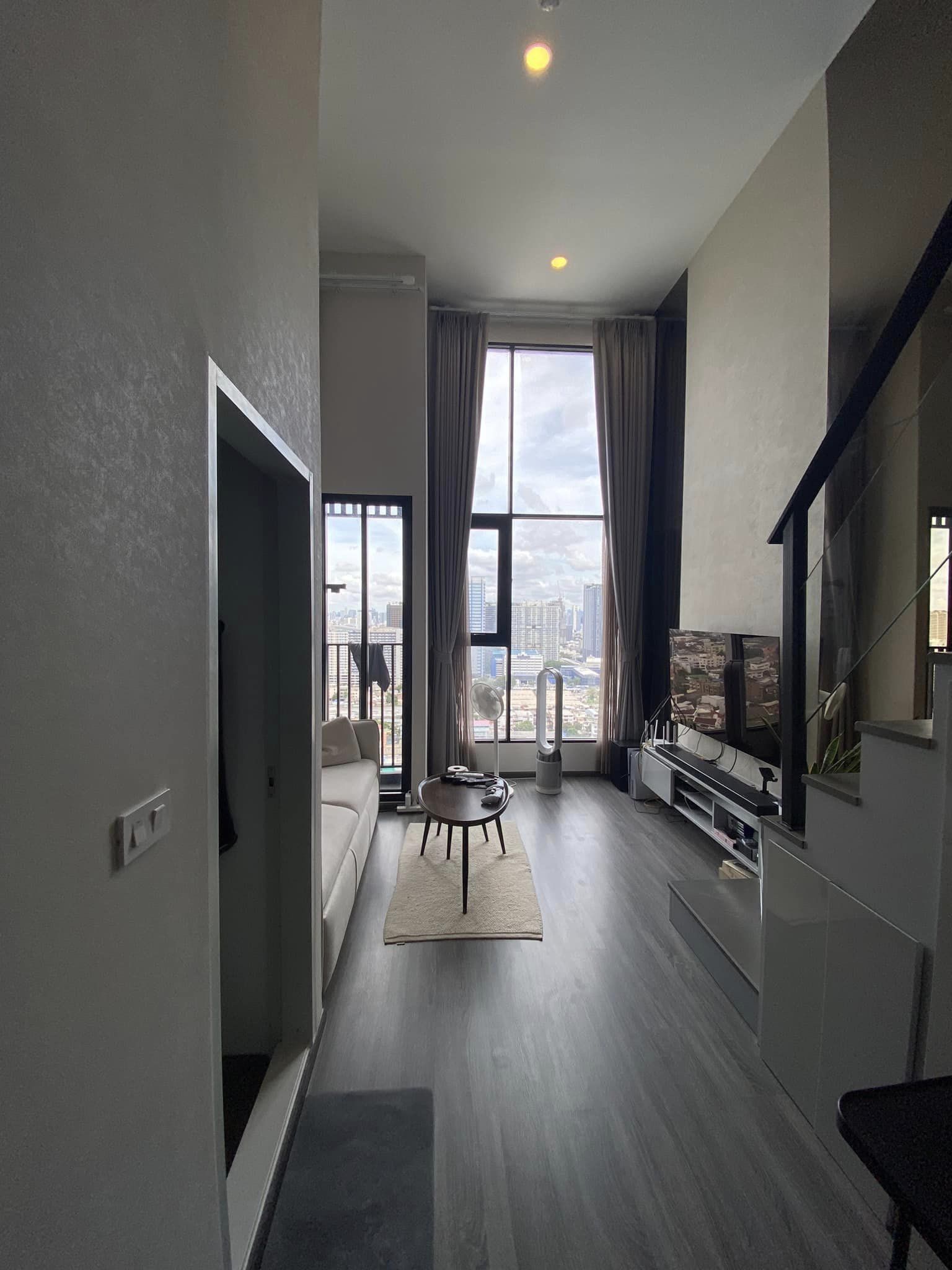 ปล่อยเช่าคอนโด ไนท์บริดจ์ สเปซ รัชโยธิน (Knightsbridge Space Ratchayothin) - Duplex2ชั้น 1ห้องนอน 1ห้องน้ำ 1ห้องนั่งเล่น - ใกล้ BTSพหลโยธิน24/เซ็นทรัลลาดพร้าว/เกษตร/ศรีปทุม/เมเจอร์ - ขนาดห้อง 30 ตรม. ชั้น 25