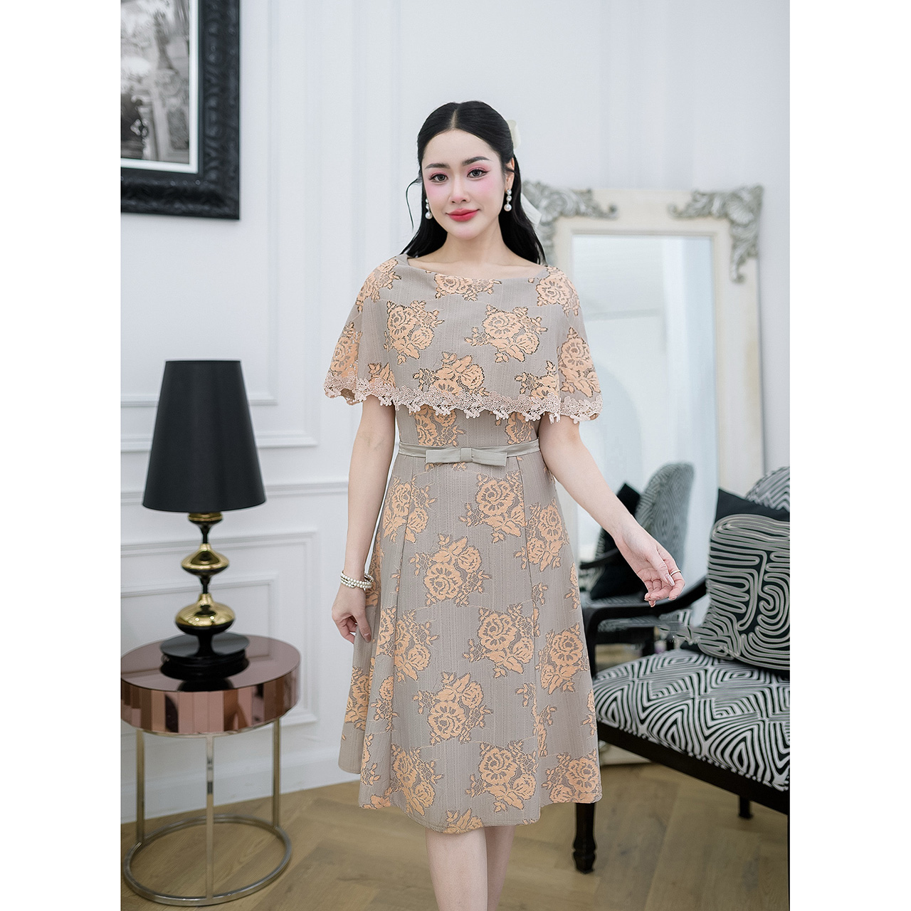 kudapy เดรสลูกไม้ผ้านิ่่มใส่สบาย แต่งเอวโบว์กระโปรงทรงเอสวย มีซับในทั้งชุด