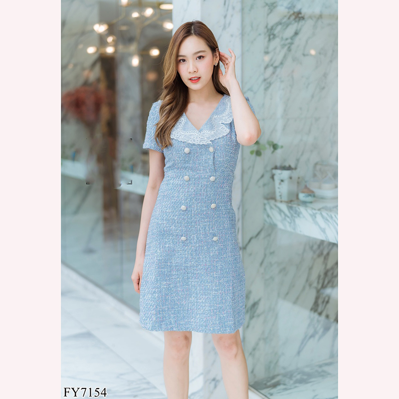 kudapy เดรสสั้นสีขาว/สีชมพู/สีฟ้า ผ้าชาแนลปกลูกไม้ สวยน่ารักใส่สบายตัว