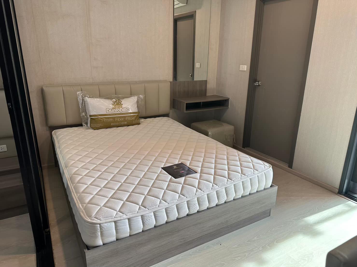 สนใจชมห้องติดต่อได้เลย Line ID: Smile-easy ปล่อยเช่าคอนโด ไอดีโอ ท่าพระ อินเตอร์เชนจ์ (Ideo Thaphra Interchange) - 1ห้องนอน 1ห้องน้ำ 1ห้องครัว - ใกล้ MRT ท่าพระ - ขนาดห้อง 28 ตรม. ชั้น 11