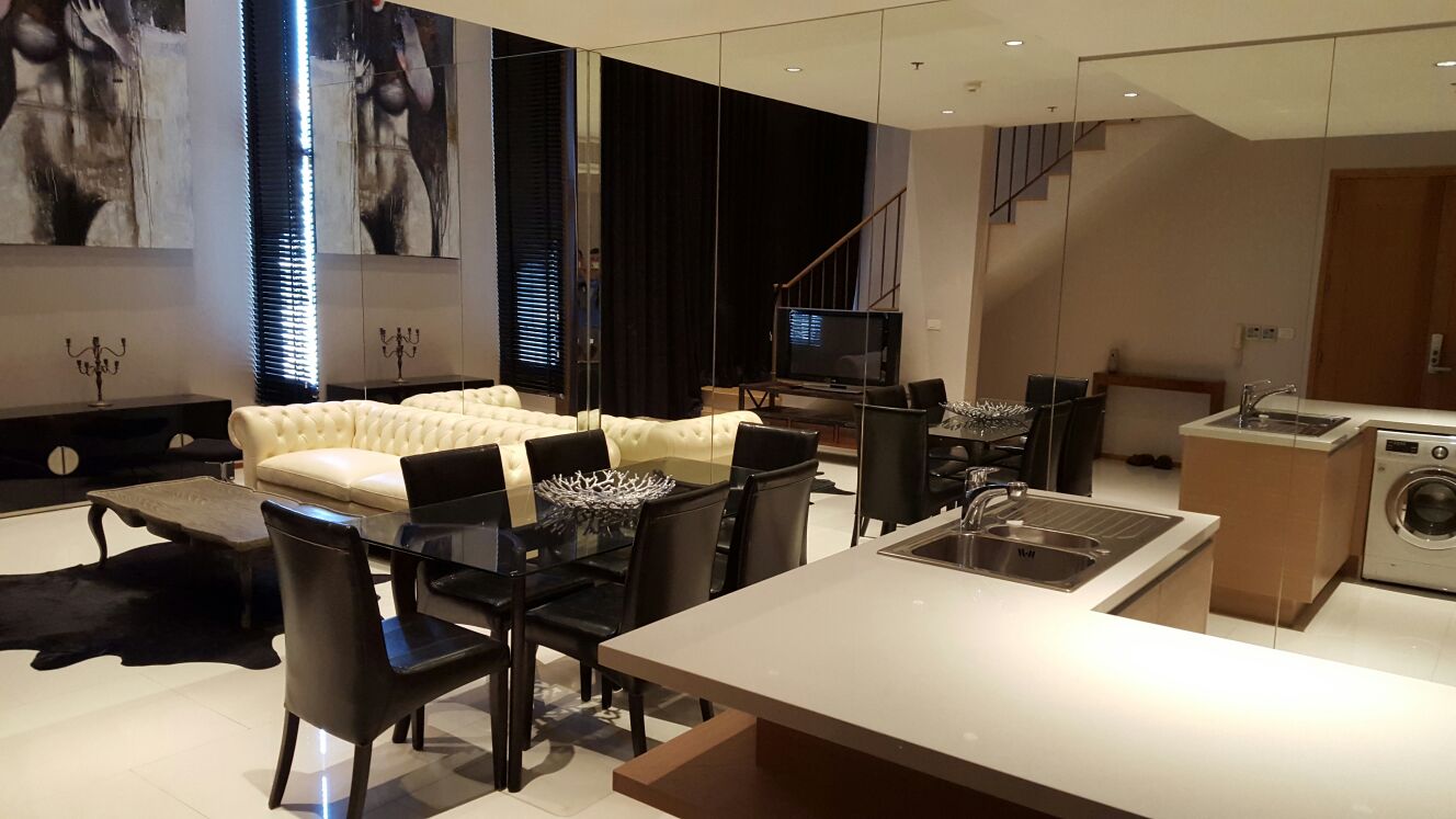 BTS Phrom Pong Condo For rent The Emporio Place (ดิ เอ็มโพริโอ เพลส) Duplex