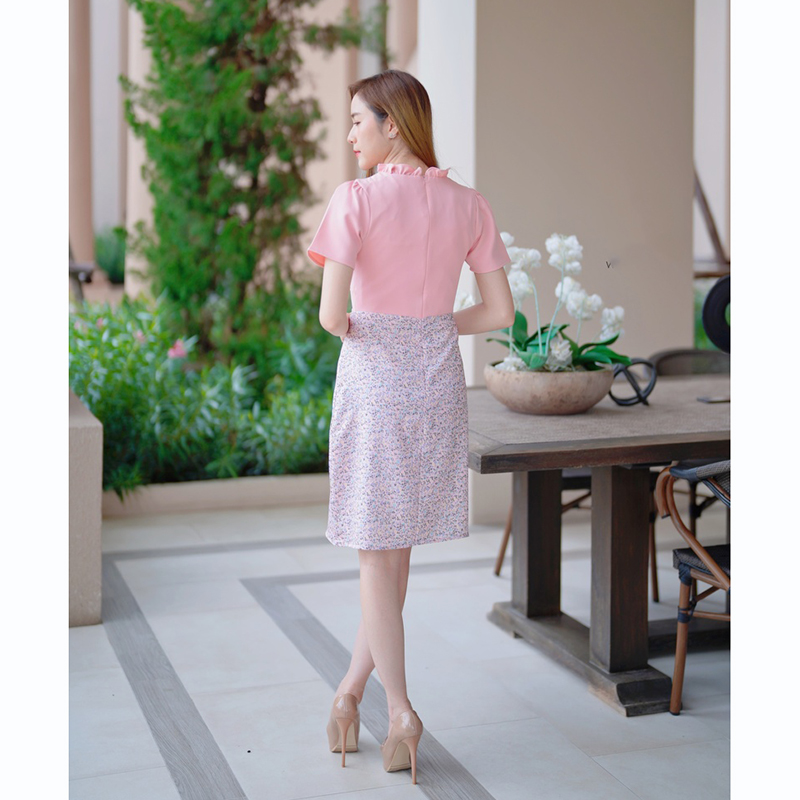 kudapy เดรสสั้นสีเหลือง/สีชมพู สีพื้นกระโปรงลายดอกแต่งโบว์ด้านหน้าสวยดูดี