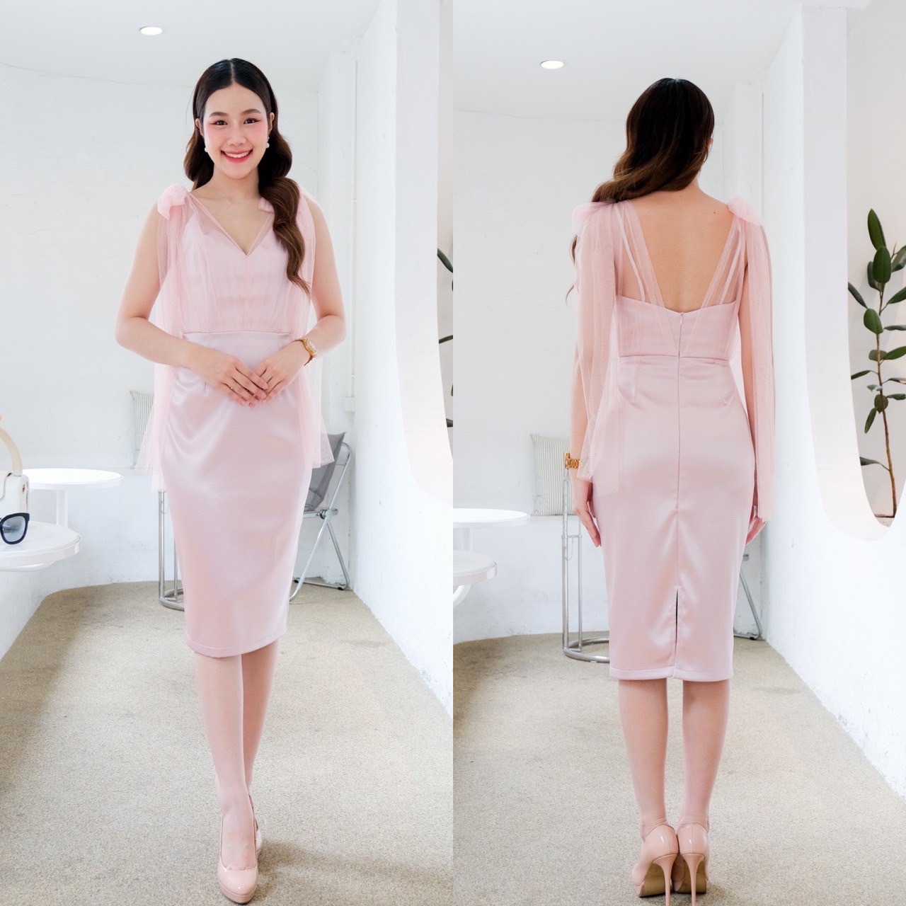 kudapy เดรสสั้นสีกรม ครีม เทา ชมพู ส้มอิฐ แดง ผ้าดัชเชทเเต่งมุ้งสองข้างกระโปรงผ่าหลัง แต่ง ผ้าตาข่ายนิ่ม