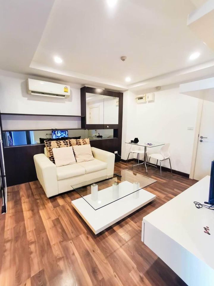 ปล่อยเช่าคอนโด Parc Exo Kaset - Navamintra (พาร์ค เอ็กโซ เกษตร - นวมินทร์) - 1ห้องนอน 1ห้องน้ำ 1ห้องนั่งเล่น - ใกล้ Chocolate Ville (ช็อคโกแลต วิลล์) - ขนาดห้อง 33 ตรม. ชั้น 8 ตึก E