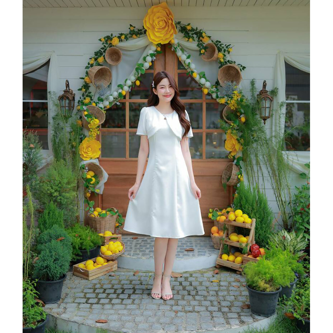 kudapy เดรสสั้น แขนสั้นคอกลมแต่งกระดุมซิปหลัง