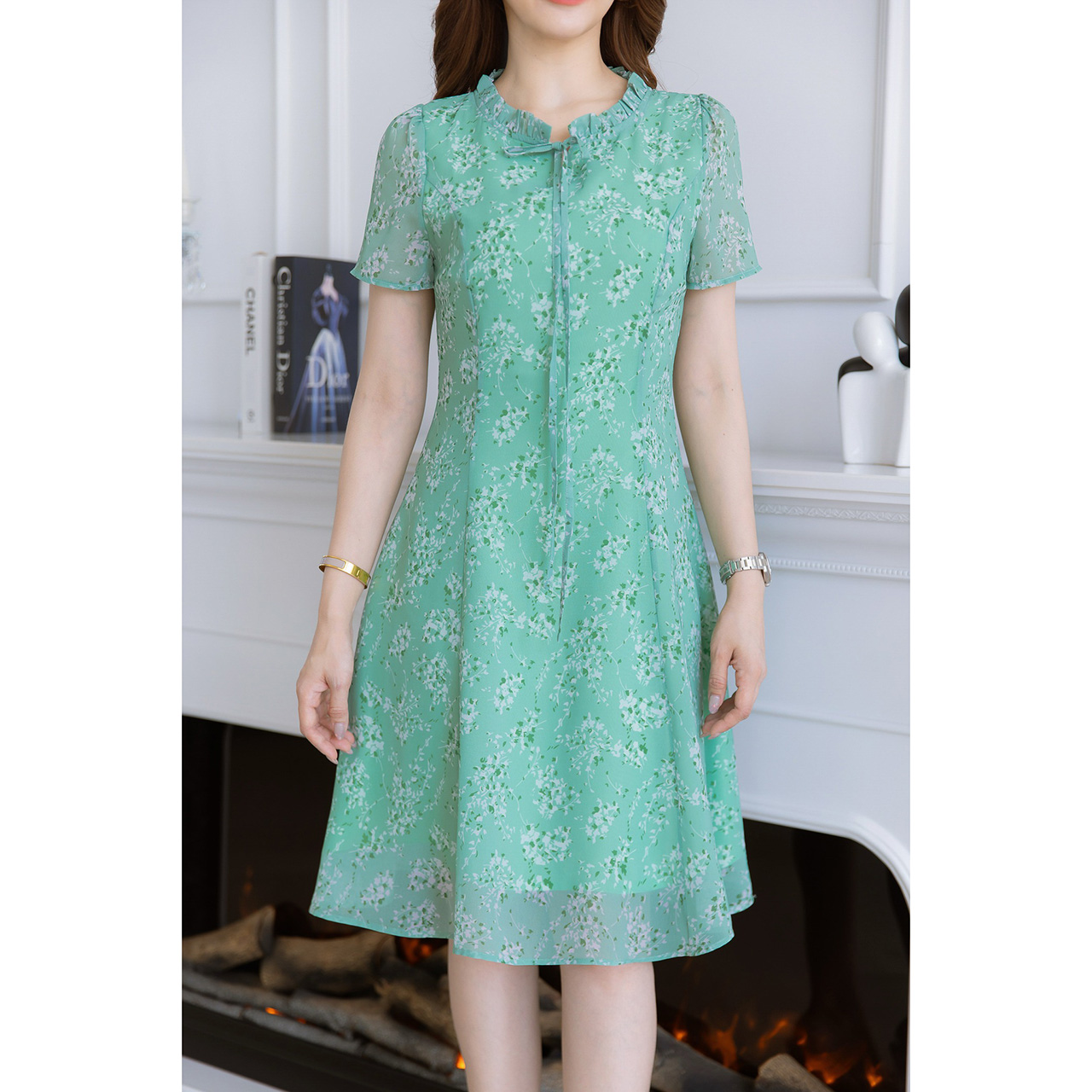 kudapy เดรสชีฟอง แพทเทิร์นตีเกล็ดระบายหางปลา สวยคลาสสิค ผ้าลายดอกแคสเปียสวย มีดีเทลจับจับช่วงคอผูกโบว์