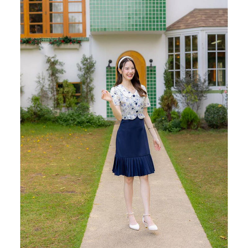 kudapy เดรสสั้น ชายกระโปรงพีชแต่งเสื้อลายดอก
