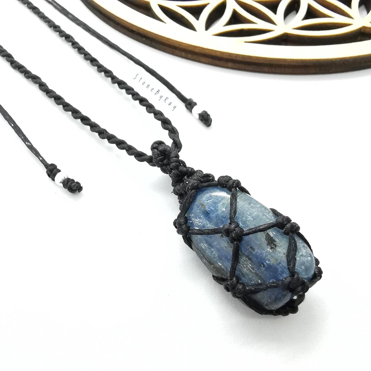 สร้อยคอเชือกจี้หินไคยาไนท์ Kyanite