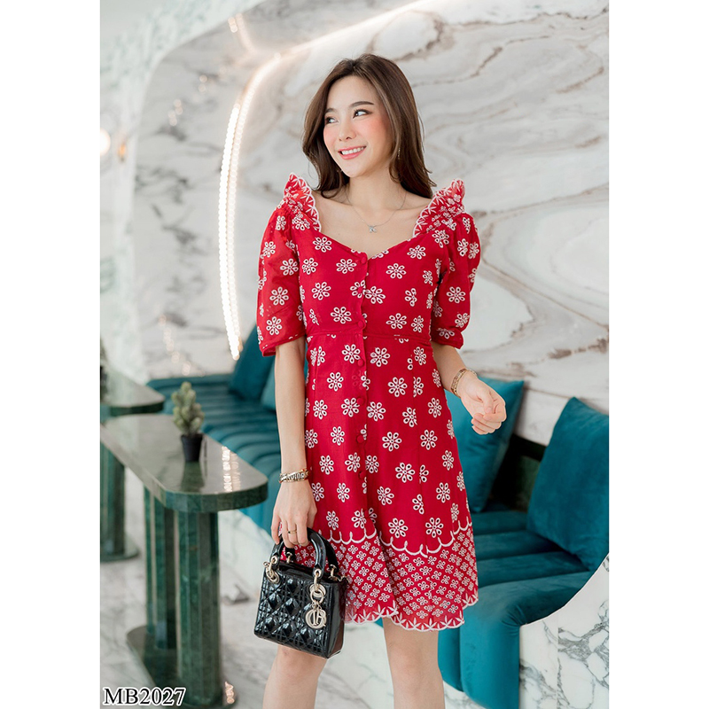 kudapy เดรสสั้นสีแดง คอวีลึกไหล่ระบายใสสวยดูดีน่ารักมากๆ