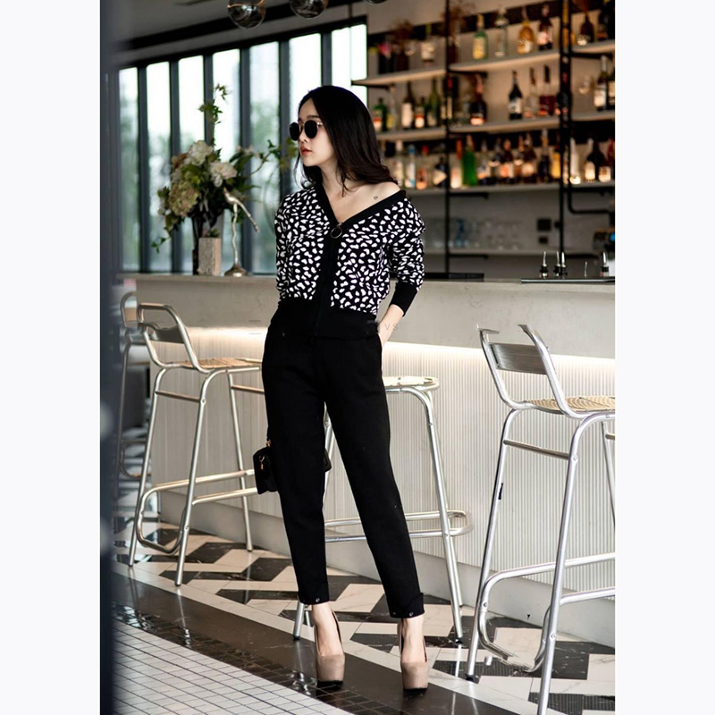 kudapy set เสื้อ+กางเกงสีครีม/ดำ/น้ำตาล/เทา ไหมพรม เสื้อคลุมลายเสือ มาพร้อมกางเกง งานไหมพรม