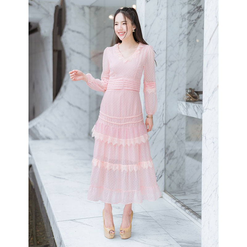 kudapy เดรสยาวคอวีสีชมพู,สีขาว แขนยาวลูกไม้แต่งคอวี แขนชีฟองใส่สบาย