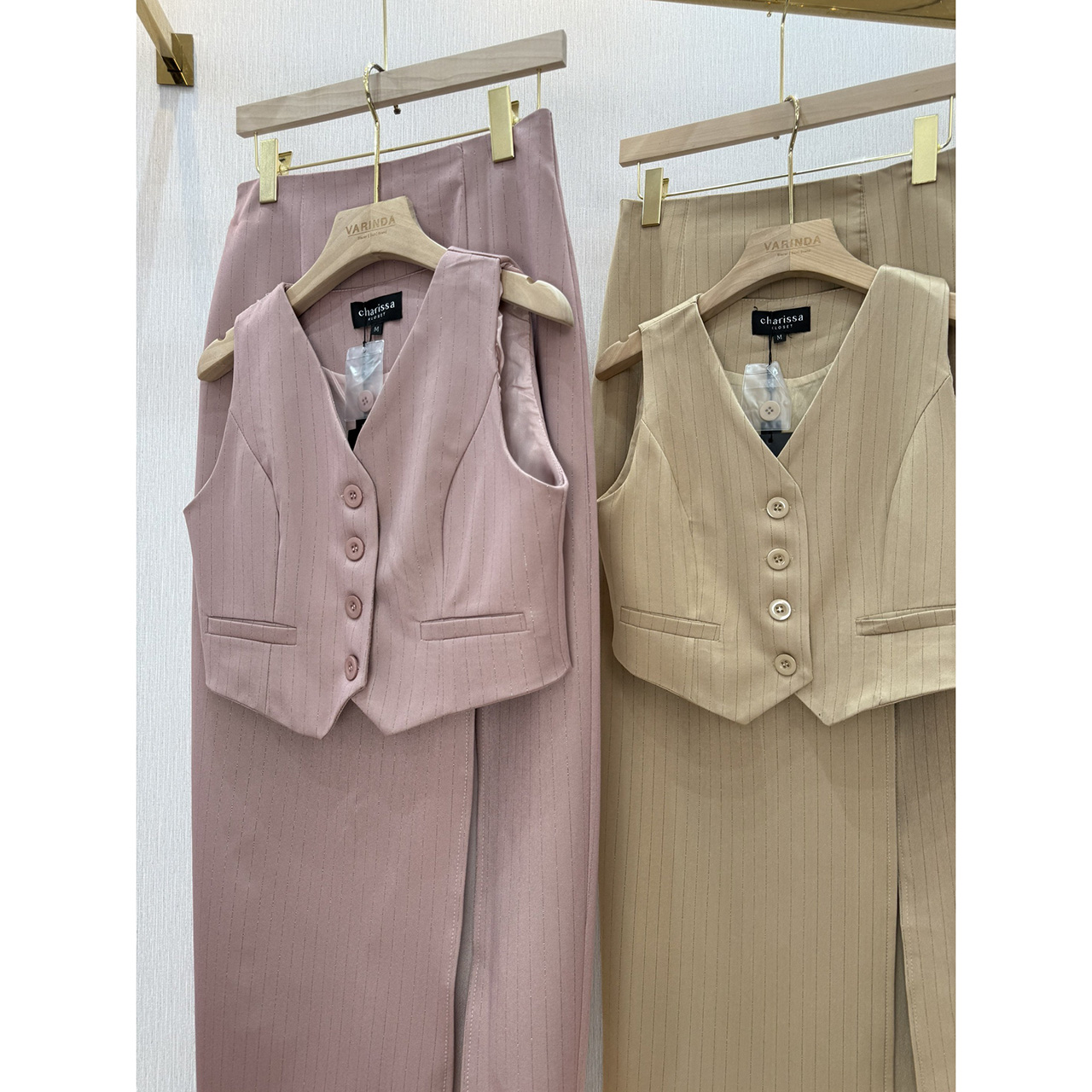 kudapy ชุดเซ็ทสีชมพูกะปิ/สีชมพูนู้ด/สีครีม ลายริ้วเสื้อแขนกุด+กระโปรงยาวผ่าหน้า สวยเกร๋มาก