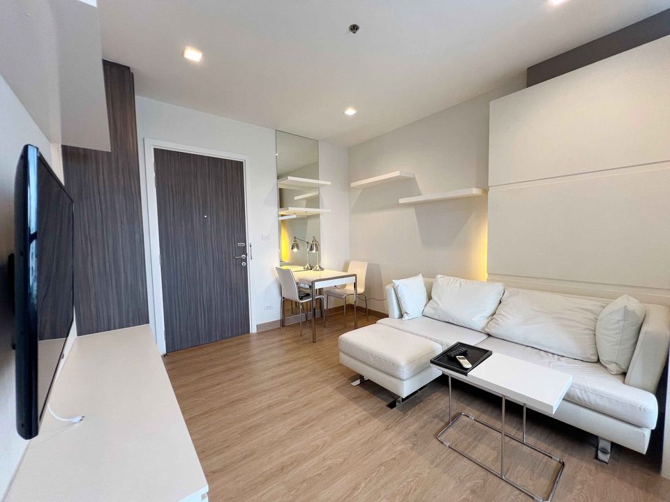 ปล่อยเช่าคอนโด Urbano Absolute Sathon - Taksin (เออบาโน่ แอบโซลูท สาทร - ตากสิน) - Studio 1ห้องน้ำ 1ห้องครัว - ใกล้ BTS กรุงธนบุรี - ขนาดห้อง 30 ตรม. ชั้น 32