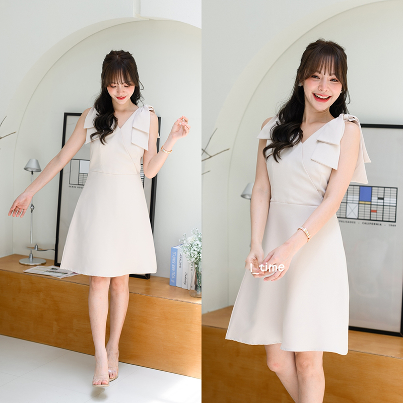 kudapy เดรสสั้นสีเขียว/สีชมพู/สีฟ้าคราม/สีครีม ดีไซน์ใหม่ ช่วงไหล่แต่งโบว์ 2 ข้าง ทรงเสื้อเป็นคอวีป้าย ต่อด้วยกระโปรงทรงเอ ใส่ได้ทั้งออกงาน