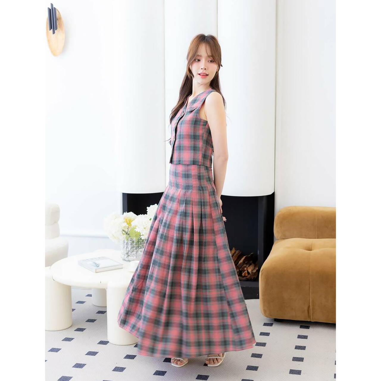 kudapy ชุดเซ็ทเสื้อ+กระโปรงยาวลายสก๊อต ใส่เที่ยวสวยดูดี