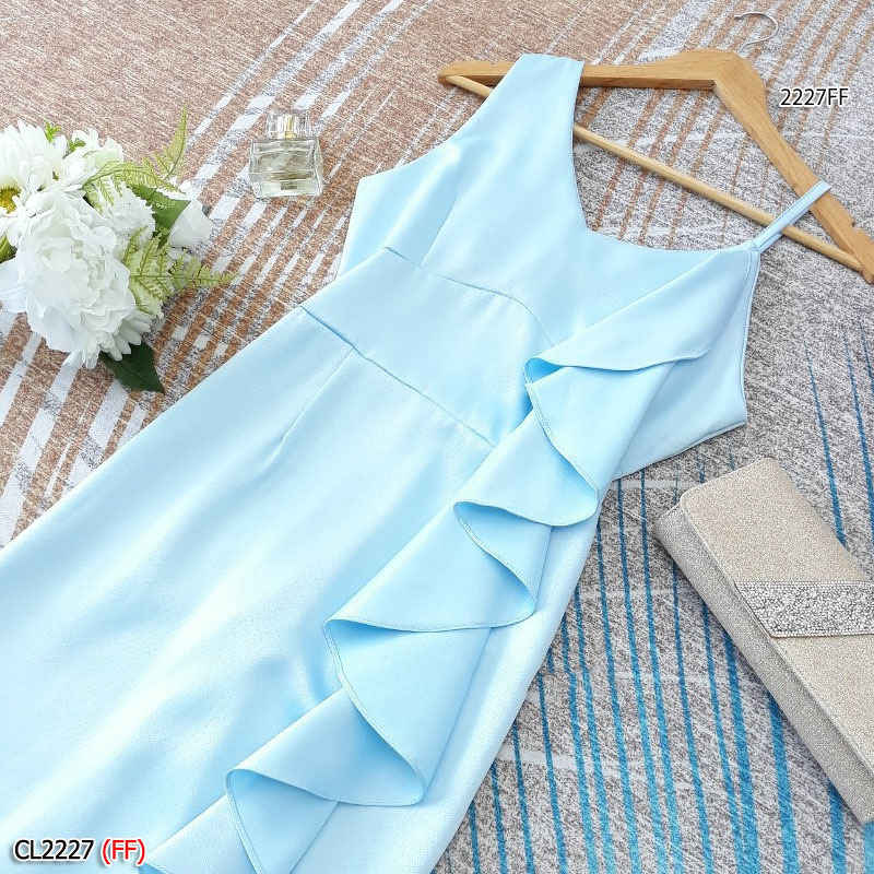 kudapy เดรสสายเดี่ยวสีน้ำตาลเข้ม/สีเขียว/สีฟ้า/สีน้ำตาล ผ้าซาร่าเงา แต่งระบายย้วยลงมาเพิ่มความโดดเด่นให้กับชุด