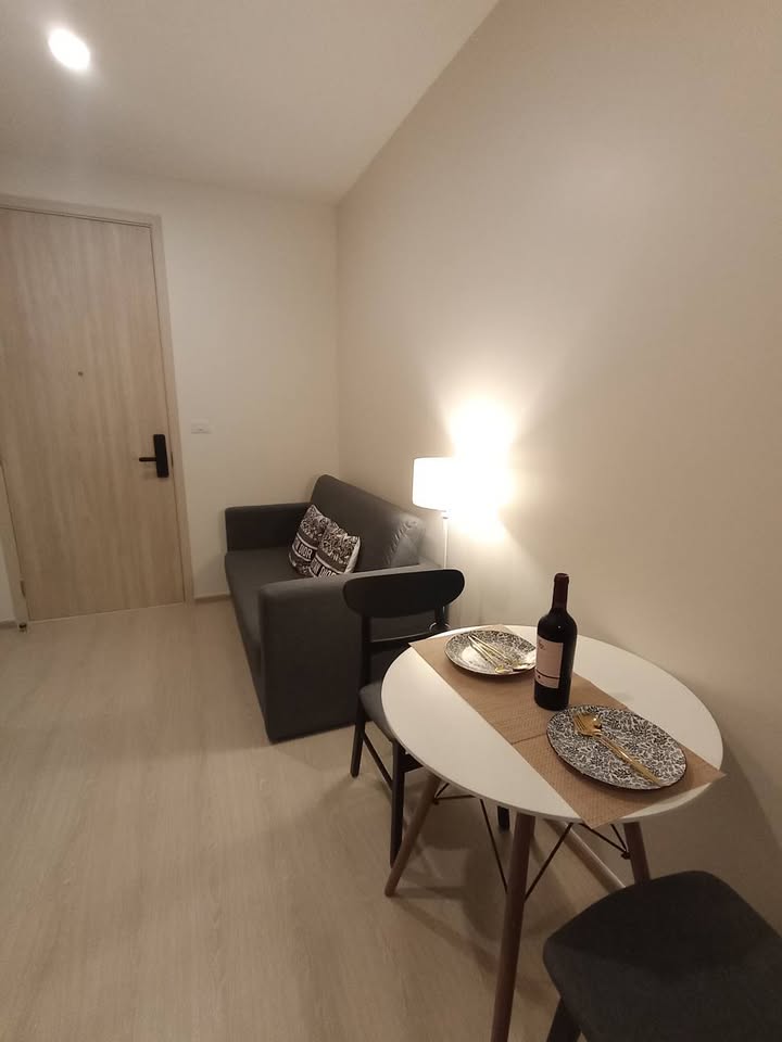 ให้เช่าคอนโด Nue Noble Ratchada-Lat Phrao (นิว โนเบิล รัชดา-ลาดพร้าว) โซน รถไฟฟ้า MRT ลาดพร้าว ห้องแบบ 1ห้องนอน / 1ห้องน้ำ ขนาดห้อง 31 ตรม. ชั้น 8