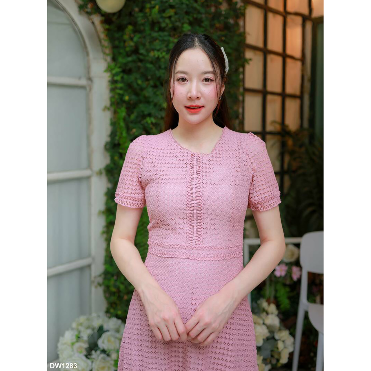 kudapy เดรสสั้นสีสีแดง ชมพู ขาว ผ้าลูกไม้ลายปัก ใส่สวยดูดี