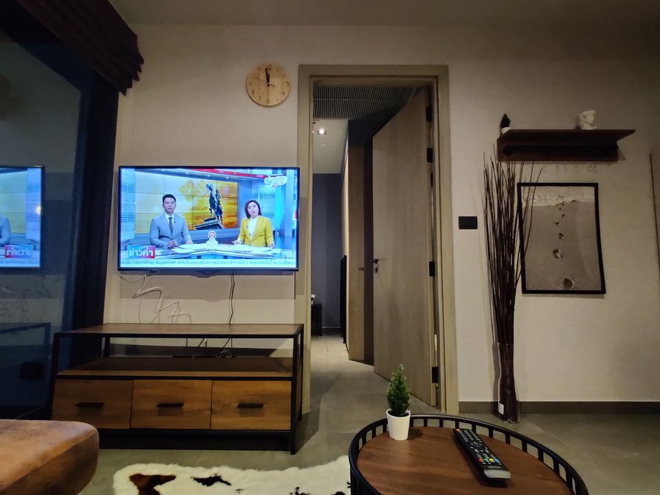 ปล่อยเช่าคอนโด The Lofts Asoke (เดอะ ลอฟท์ อโศก) - ห้องสวยใกล้ มศว.เฟอร์เครื่องใช้ไฟฟ้าครบครั้น - การเดินทาง: MRT เพชรบุรี BTSอโศก