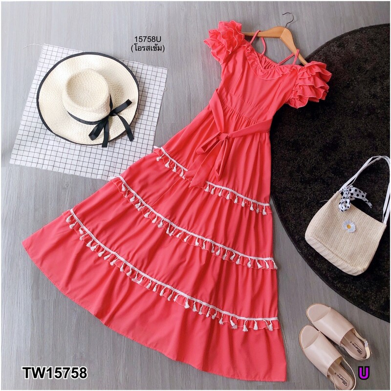 kudapy แม็กซี่เดรสสีชมพู ม่วง ม่วงอ่อน เขียว โอรสเข้ม สายเดี่ยวเว้าไหล่ แขน 2 ข้างระบายชั้น ผ้าไหมอิตาลี่ ระบายชั้นๆ