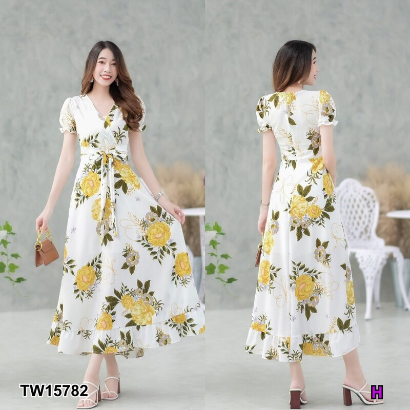 kudapy Maxi Dress แม็กซี่เดรส สีชมพู ฟ้า เหลือง จำนวนคอวีแขนตุ๊กตา ผ้าไหมอิตาลี่ พิมลายดอกไม้ ชายเดรสแต่งระบาย