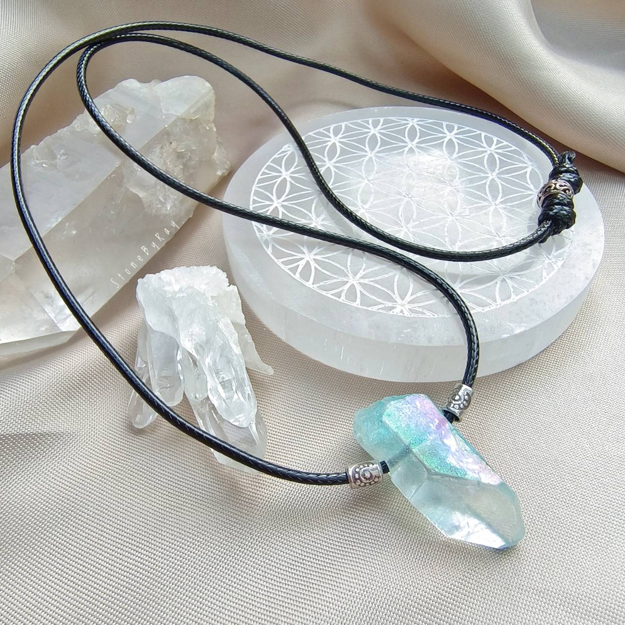 สร้อยคอเชือกจี้หินออร่าควอตซ์ผลึกธรรมชาติ Aura Quartz