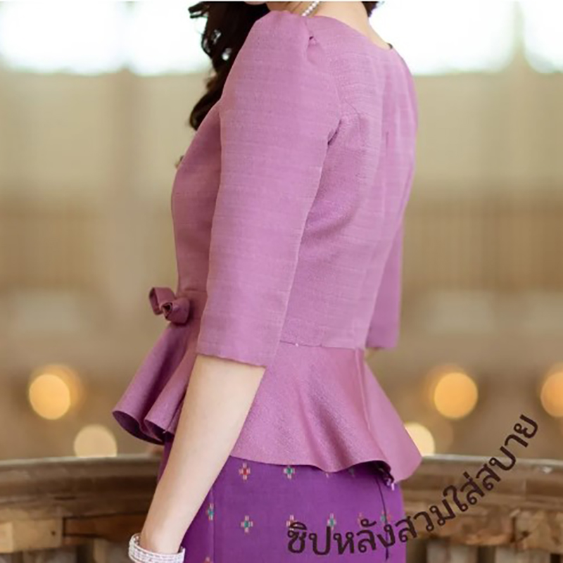 Kudapy เสื้อผ้าไหม สีม่วง สีเขียว สีเหลือง สีแดง คอกลม แขน 4 ส่วน เสื้อผ้าผู้หญิง เสื้อผ้าไหมผู้หญิง ชุดไทยประยุกต์ สวมใส่สบาย ดีไซค์สวยหรู สินค้าคุณภาพ