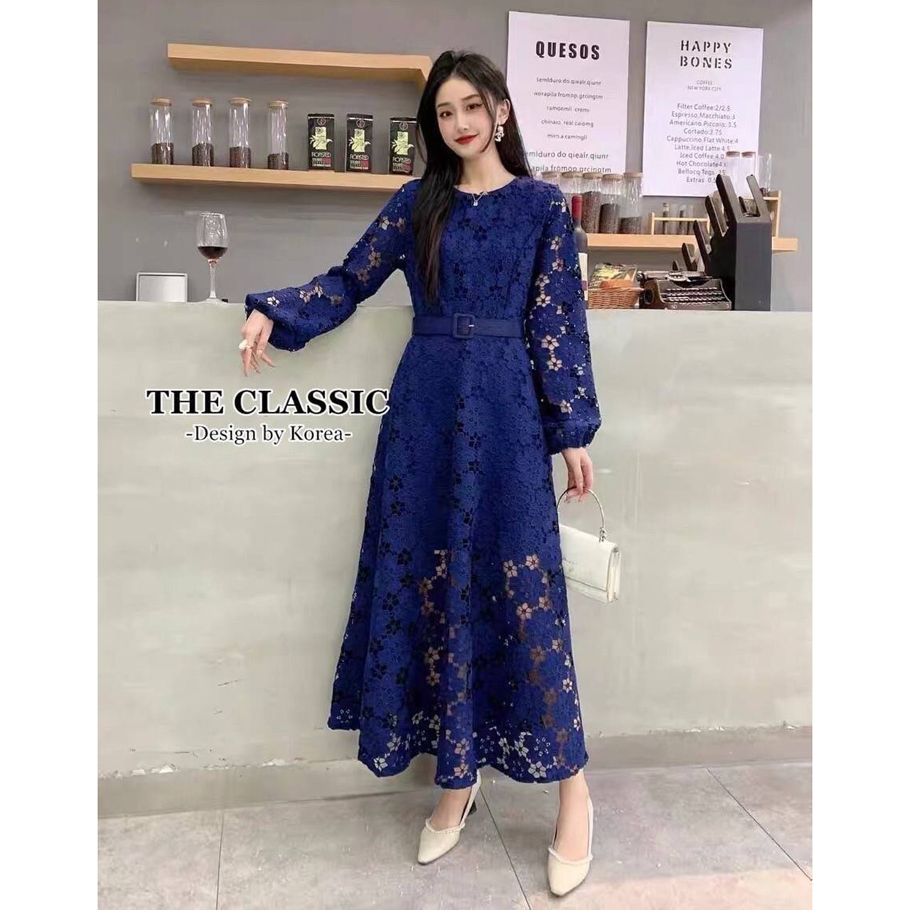 kudapy ดรสลูกไม้แขนยาว+เข็มขัด ใช้ผ้าลูกไม้ ขึ้นลายดอกไม้ลายชัดแน่นสวย ซิปยาวซ่อนด้านหลัง ช่วงล่างยาวบานพริ้วสวยใช้ผ้าเยอะ