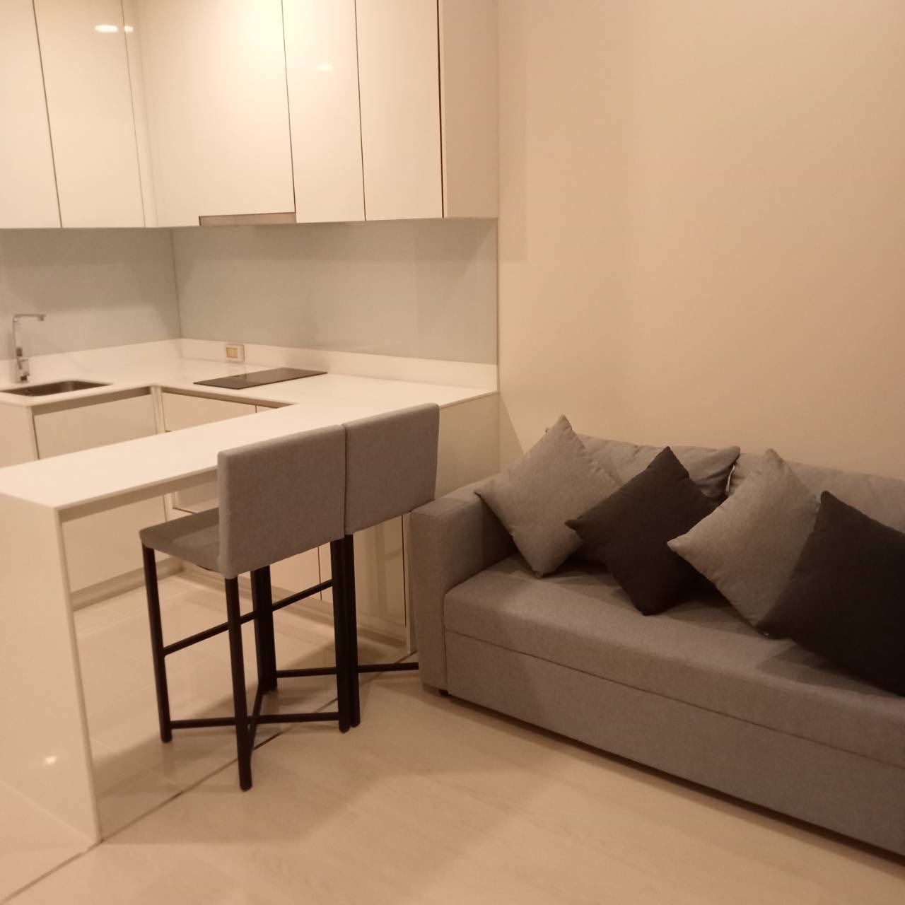 คอนโด Mazarine Ratchayothin (แมสซารีน รัชโยธิน) High Rise โซนพื้นที่ BTS รัชโยธิน ให้เช่าห้องแบบ 1 bed plus ปรับ2ห้องนอนได้พร้อมฉากกั้น 1ห้องน้ำ ขนาดห้อง 42 ตรม. ชั้น 19